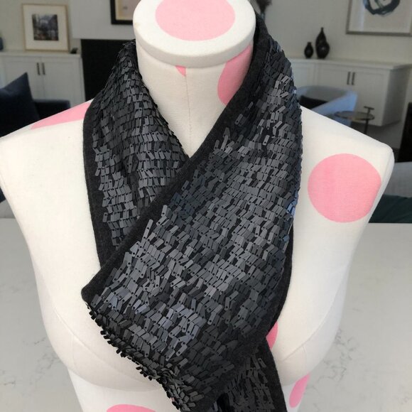Statement 100% Merino Wool Scarf w Metallic Sequins Charcoal Gray Sz OS NWOT - Picture 5 of 7